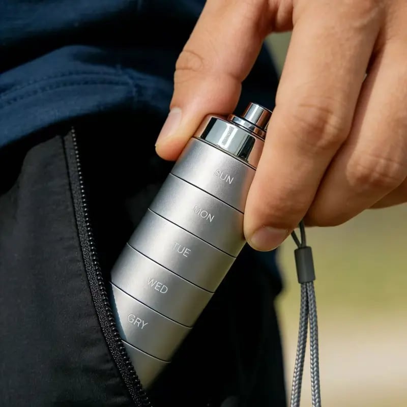 💎 -50% AUF DIE METALL-PILLENDOS! 💎 Auslaufsicher, 7-Tage & Lasergravur für unterwegs 🧳