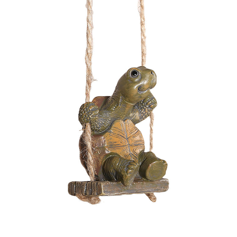 ⏰ 50 % RABATT – Nur für kurze Zeit 🐢 Gartenfigur Schildkröte auf Schaukel 🌿 Deko aus Kunstharz für Garten, Terrasse & Balkon