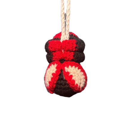 📢📢50% RABATT !!⏰Gehäkelte Spinne als Auto-Anhänger-Ornament